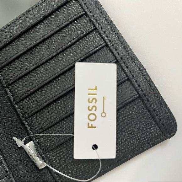 Fossil Black Leather Clutch Wallet - Picture 10 of 16